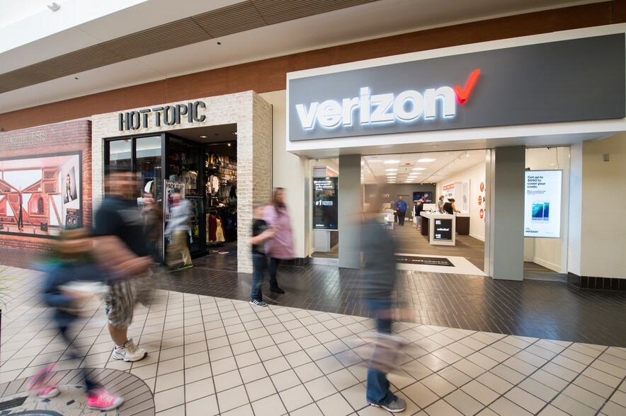 More Photos Of 10315 Silverdale Way NW, Silverdale Department Store For Sale