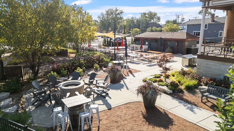 More Photos Of 6811 Hickory St, Tinley Park Bar For Sale