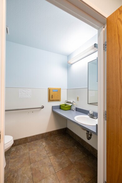 More Photos Of 729 Sunrise Ave, Roseville Medical For Lease