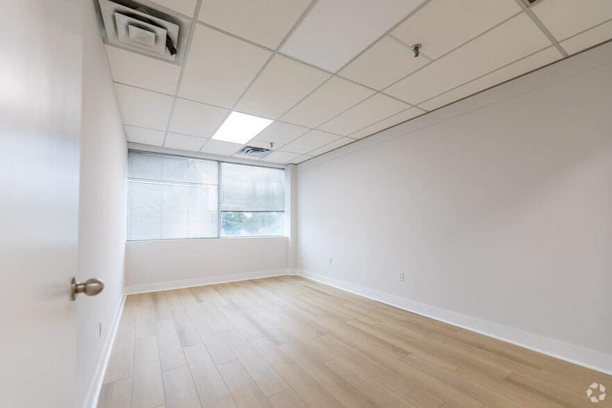 More Photos Of 2770 14th Ave, Markham Office For Lease