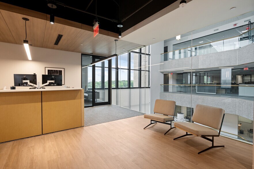 More Photos Of 3340 Perimeter Hill Dr, Nashville Office For Sale