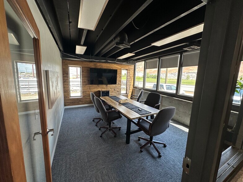 More Photos Of 1817 Beck St, Salt Lake City Warehouse For Lease