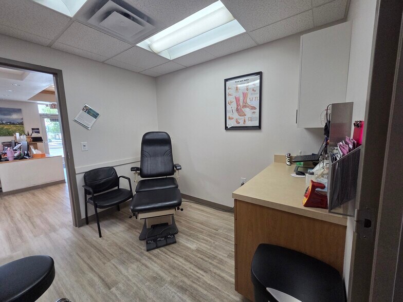 More Photos Of 1300 Wyoming Blvd NE, Albuquerque Office For Sale