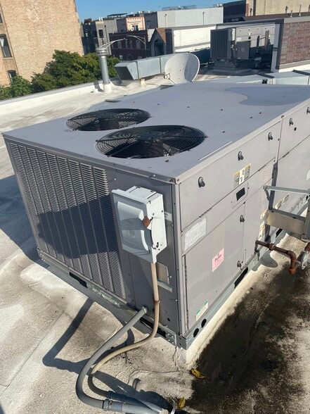 More Photos Of 1640 W Fullerton Ave, Chicago Bank For Lease