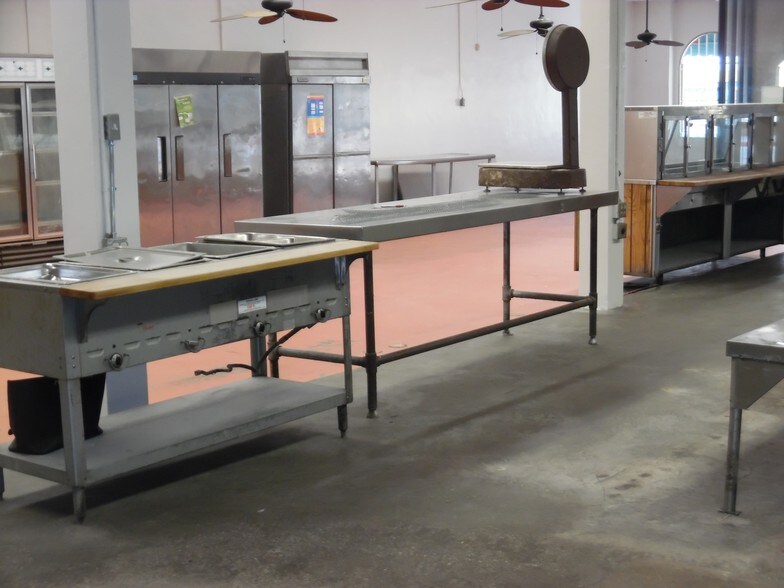 More Photos Of 607 W Whittier Blvd, Montebello Storefront For Sale