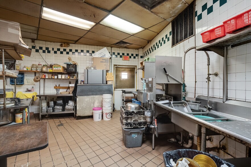 More Photos Of 2936 Kirby Whitten Rd, Memphis Restaurant For Sale