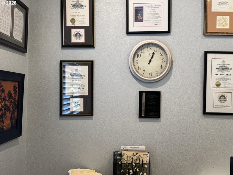 More Photos Of 937 Chetco Ave, Brookings Office Residential For Sale