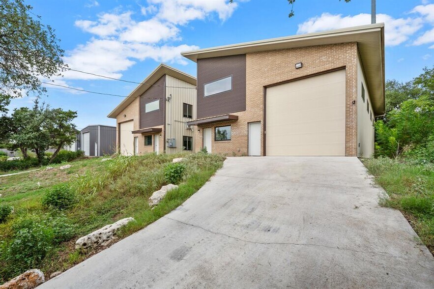 Primary Photo Of 3802 Houston St, Austin Showroom For Lease