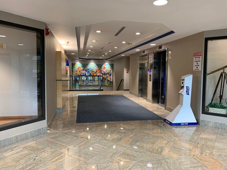 More Photos Of 250 Grandview Dr, Fort Mitchell Office For Lease