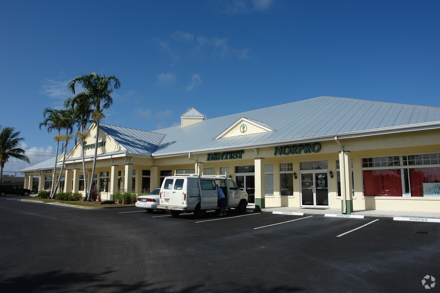 Primary Photo Of 1601-1619 NW Federal Hwy, Stuart Storefront Retail Office For Lease