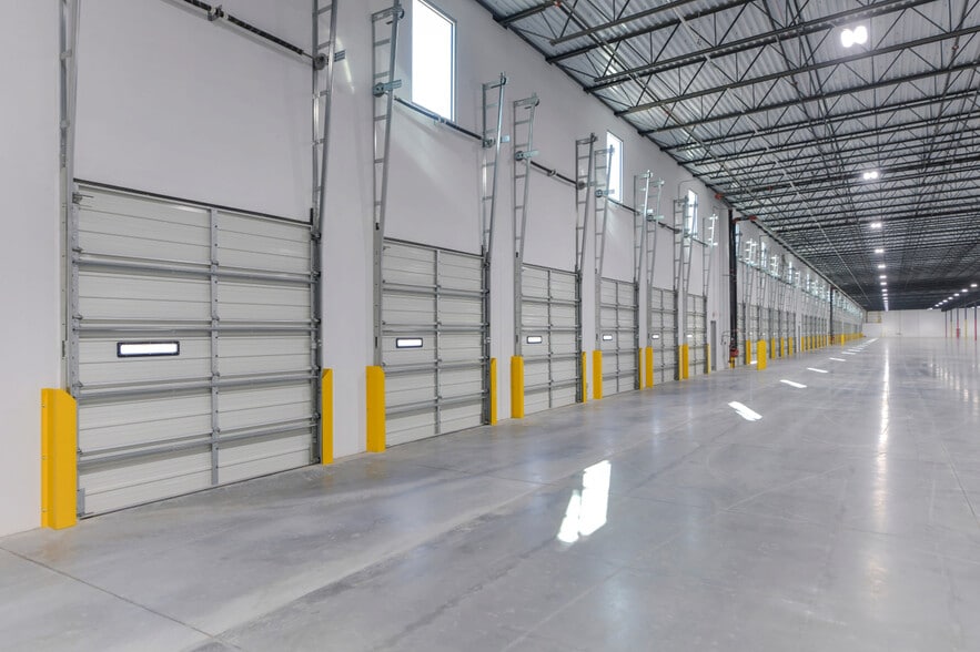 More Photos Of 13015 Jamesburg Dr, Huntersville Distribution For Lease