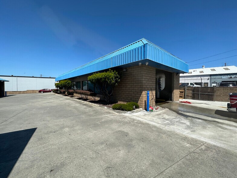 More Photos Of 1441 Broadway St, Eureka Carwash For Sale