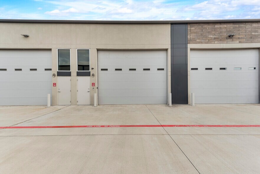 More Photos Of 6767 All Stars Ave, Frisco Self Storage For Sale