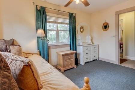 More Photos Of 707 NE 5th St, McMinnville Office For Sale