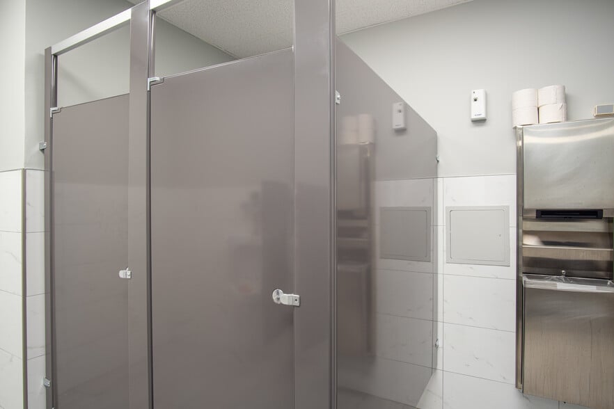 More Photos Of 265 Sunrise Hwy, Rockville Centre Office For Lease