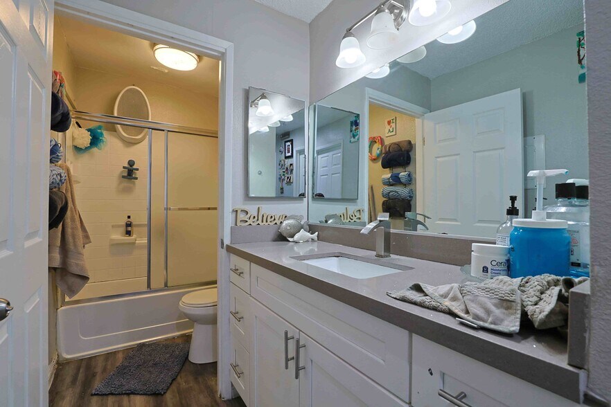More Photos Of 2202-2208 Michigan Ave, Los Angeles Apartments For Sale