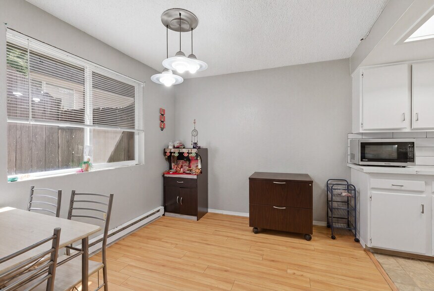 More Photos Of 14506 NE 6th Pl, Bellevue Apartments For Sale