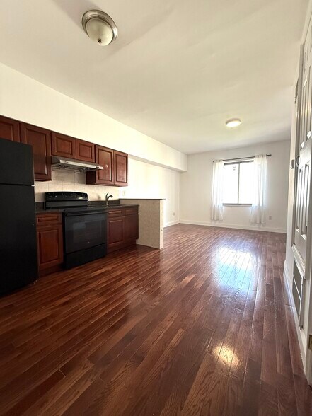 More Photos Of , Philadelphia Unknown For Sale