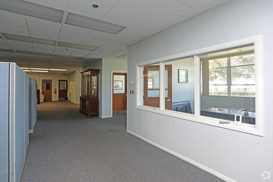 More Photos Of 572 S New St, Eden Distribution For Lease