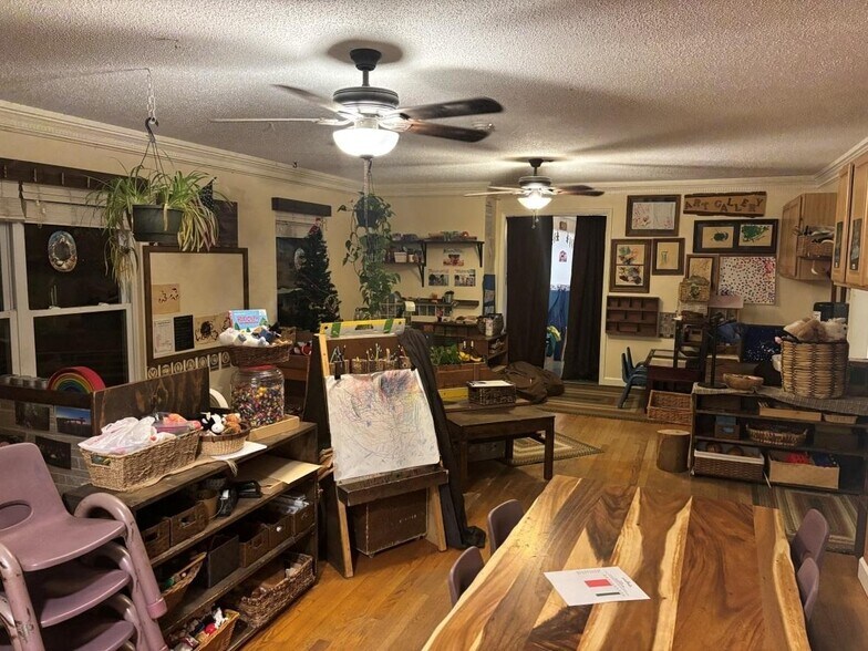 More Photos Of 11749 Snyder Rd, Knoxville Daycare Center For Sale