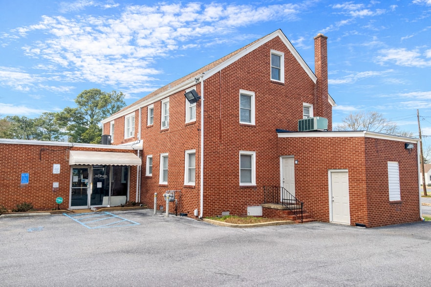 More Photos Of 1801-1809 Airline Blvd, Portsmouth Office For Sale