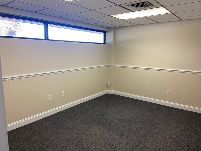 More Photos Of 3501 SW 2nd Ave, Gainesville Restaurant For Lease