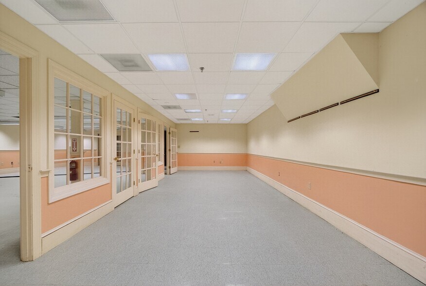 More Photos Of 31 Plaistow Rd, Plaistow Bank For Lease