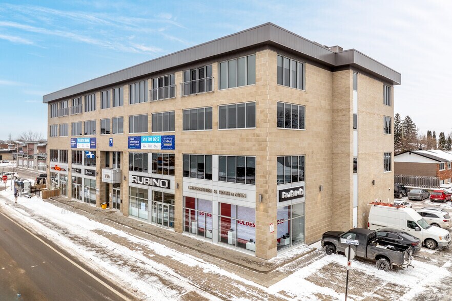 More Photos Of 708-712 Boul Des Seigneurs, Terrebonne Office For Lease