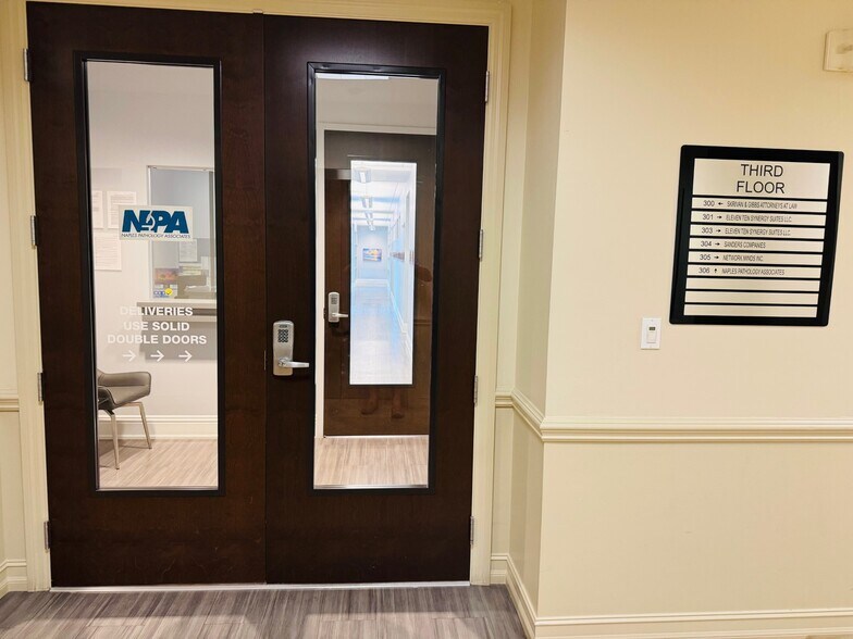 More Photos Of 1110 Pine Ridge Rd, Naples Office For Sale