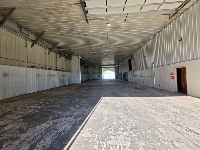 More Photos Of N12757 Rindahl Valley Rd, Osseo Warehouse For Lease
