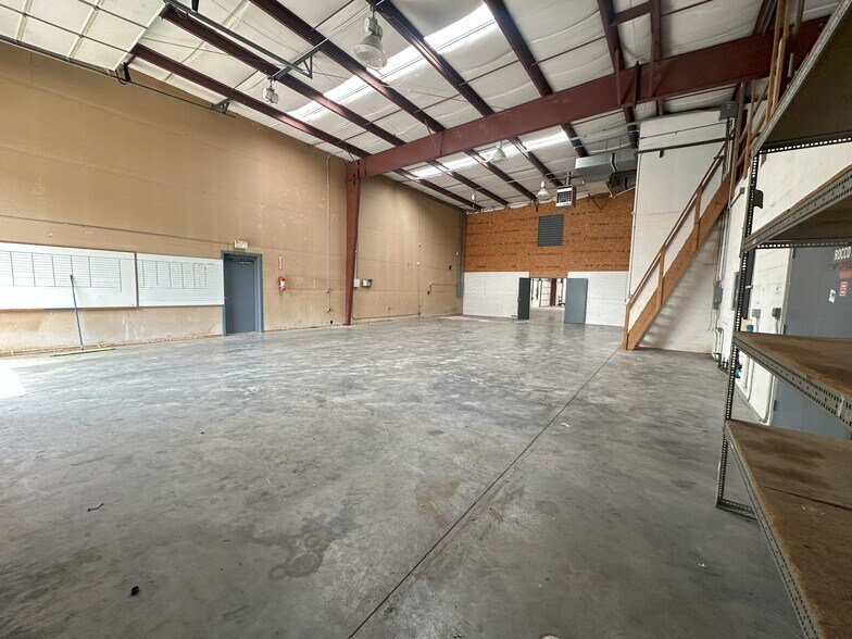 More Photos Of 5911 Echo Dr, Knoxville Warehouse For Lease