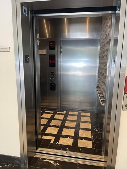 More Photos Of 1111-1115 I St, Modesto Storefront Retail Office For Lease