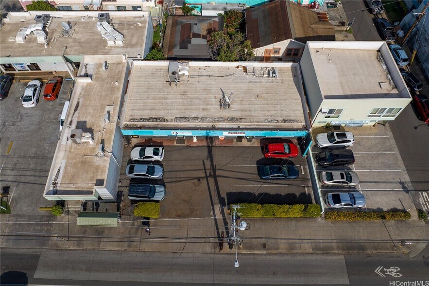 More Photos Of 2046 N King St, Honolulu Storefront Retail Office For Sale