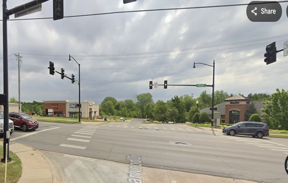 More Photos Of 1140-1148 S Bryant Ave, Edmond Restaurant For Sale