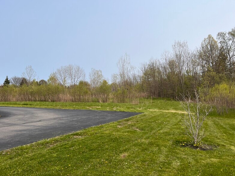 More Photos Of 3571 Niagara Falls Blvd, North Tonawanda Land For Sale
