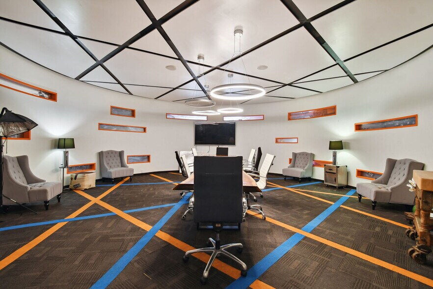 More Photos Of 3330 W Cypress St, Tampa Office For Sale