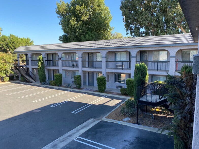 More Photos Of 4780 W Mission Blvd, Montclair Office Residential For Lease