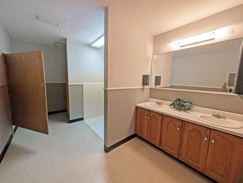 More Photos Of 461 Choccolocco Rd, Anniston Religious Facility For Sale