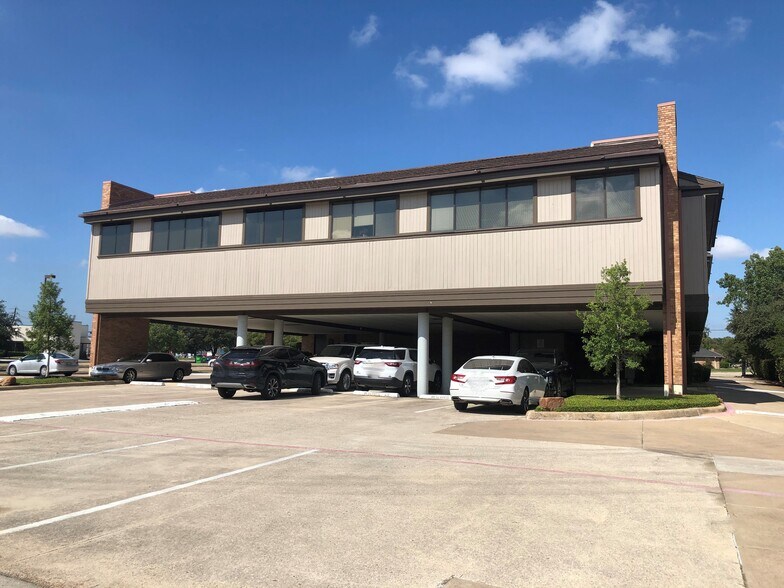 More Photos Of 1930 E Rosemeade Pky, Carrollton Office For Lease