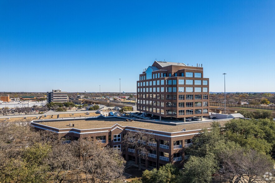 More Photos Of 9001-9003 Airport Fwy, North Richland Hills Office For Lease