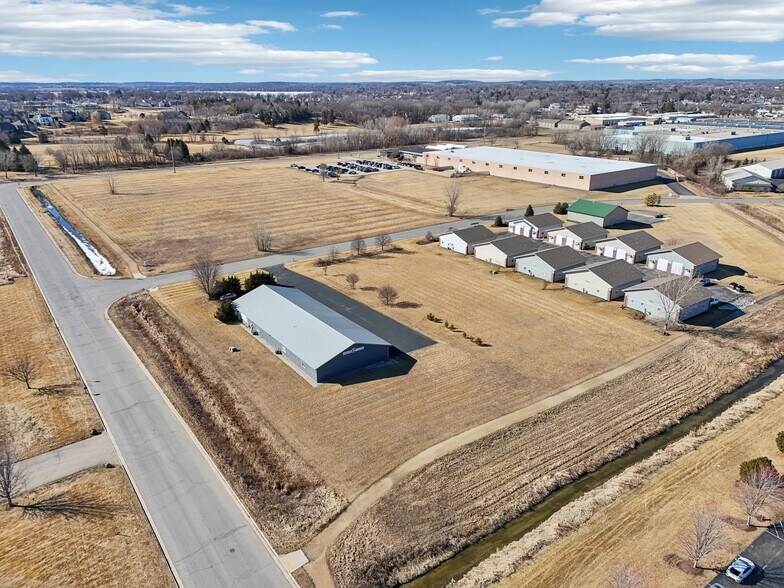 More Photos Of 680 Enterprise Dr, Lake Mills Freestanding For Lease