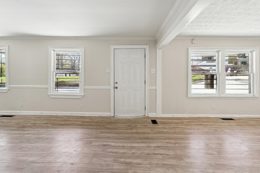 More Photos Of 401 SW Cleveland Ave, Atlanta Office Residential For Sale