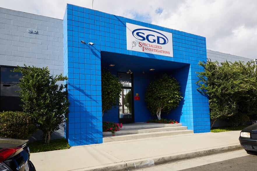 More Photos Of 9171 Gazette Ave, Chatsworth Manufacturing For Sale