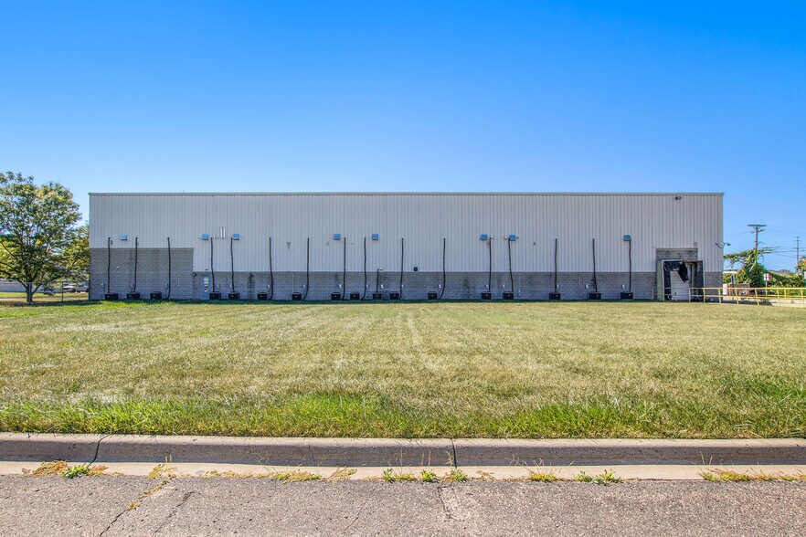 More Photos Of 23605 Regency Park Dr, Warren Manufacturing For Sale