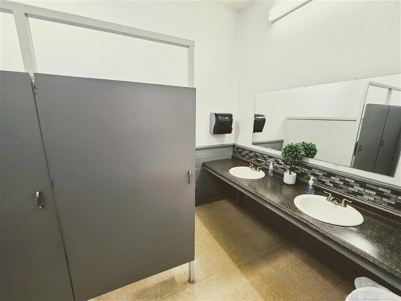 More Photos Of 7108 Maple Valley Rd, Brown City Specialty For Sale