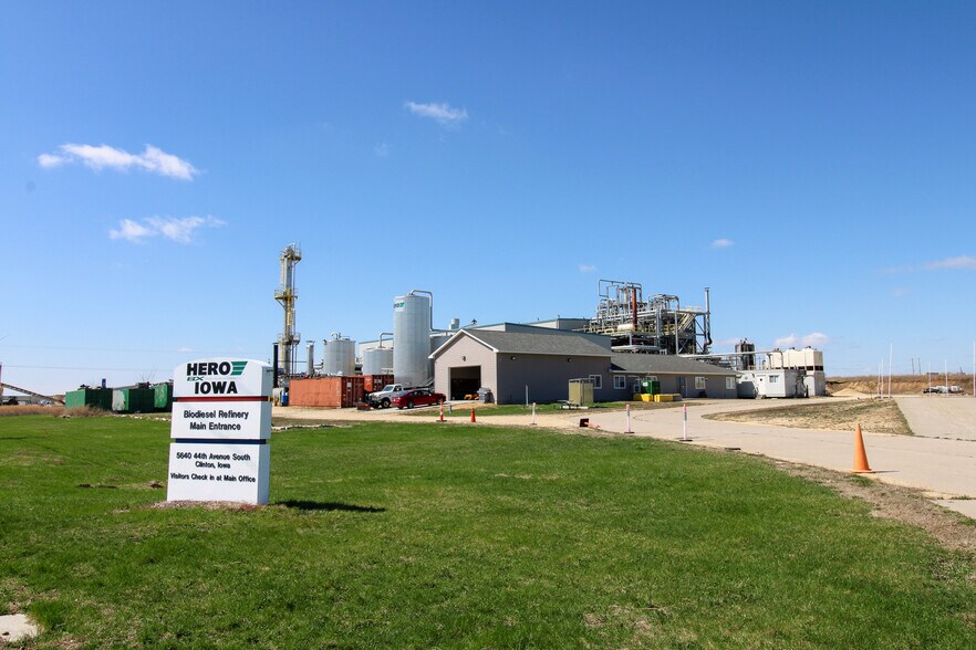 More Photos Of 5640 44th Ave S, Clinton Industrial For Sale