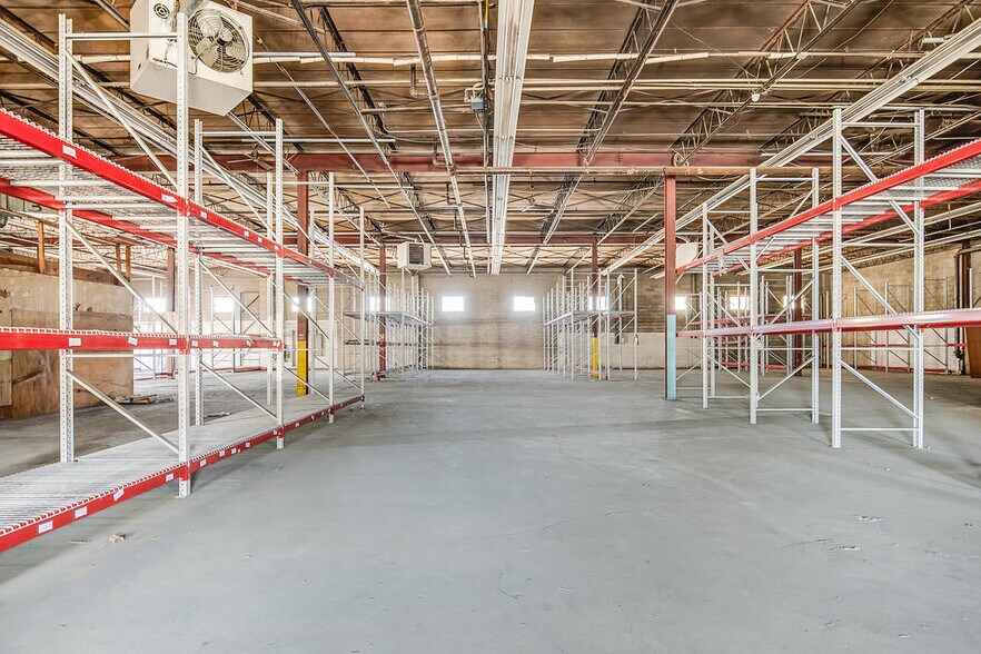 More Photos Of 317 New South Rd, Hicksville Warehouse For Lease
