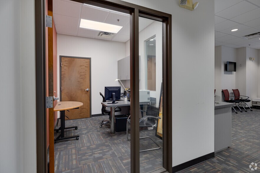 More Photos Of 7560 Red Bug Lake Rd, Oviedo Medical For Lease