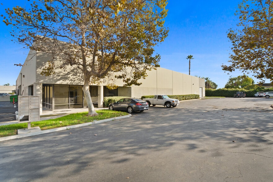 More Photos Of 350 E Crowther Ave, Placentia Warehouse For Lease