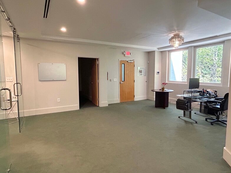 More Photos Of 5720 Creedmoor Rd, Raleigh Medical For Sale
